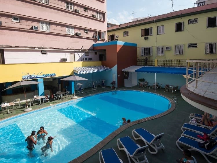 Vedado Saint John's complex foto 2