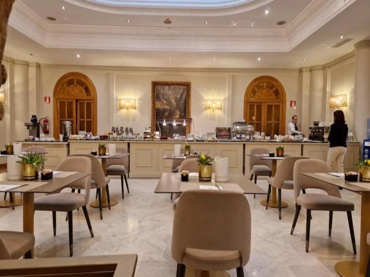 4 sterrenhotel Ambasciatori foto 3