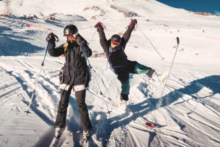Op wintersport met een groep singles: hier kun je naartoe